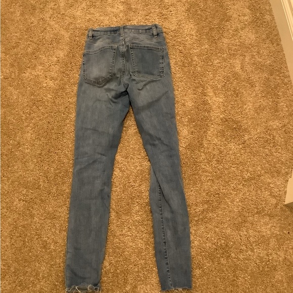 Long, small waist jeans - Picture 2 of 3